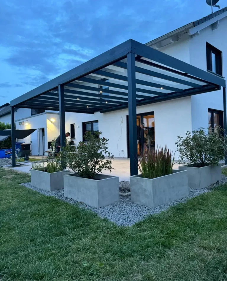 LEISTUNGEN 2 Terrassenuberdachung Markise Unterd