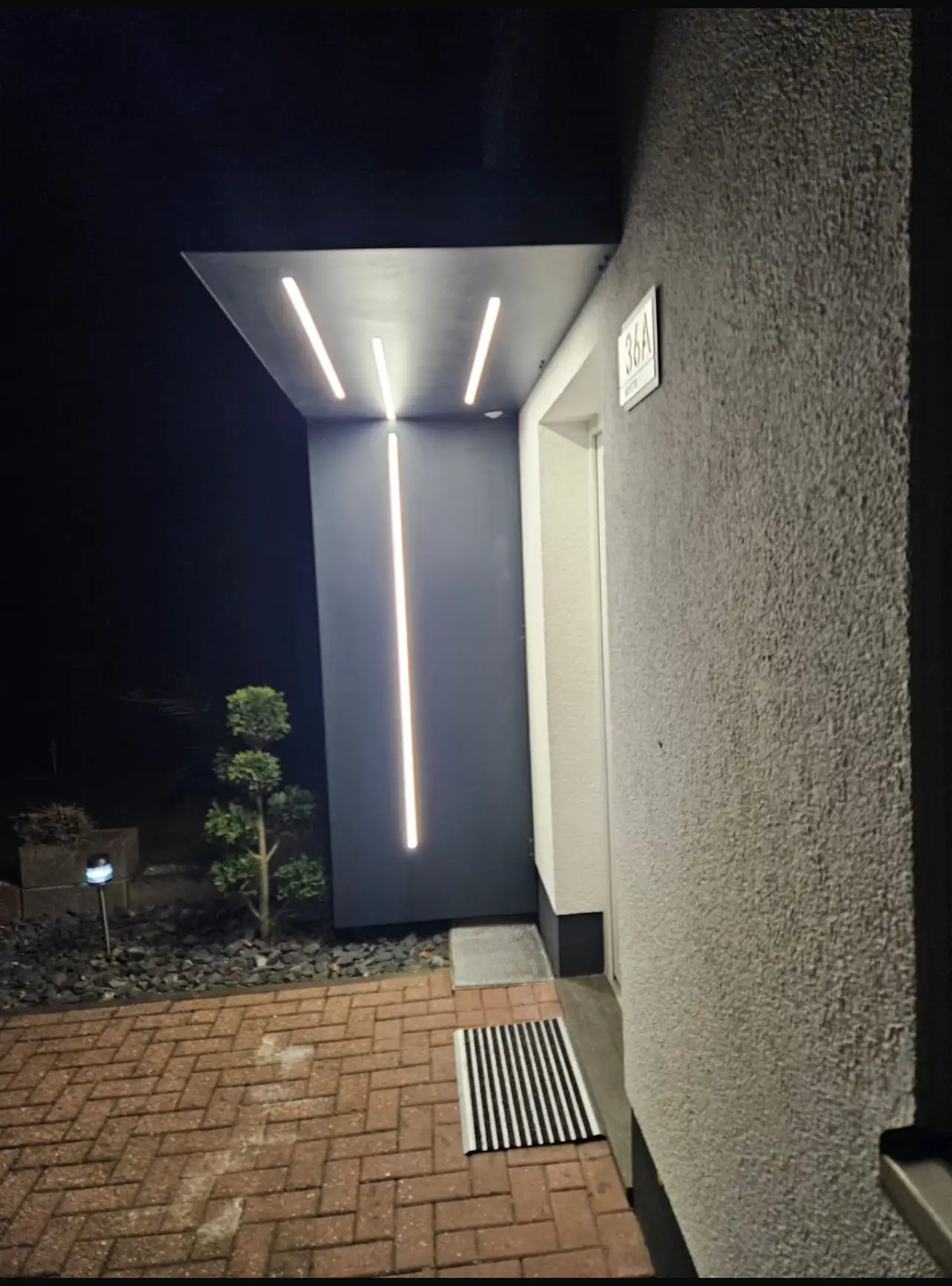 Eingangsüberdachung Aluminium L-Form mit LED