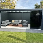 Wintergarten Freistehend mit Dunklen Scheiben