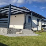 Terrassenüberdachung mit Geländer